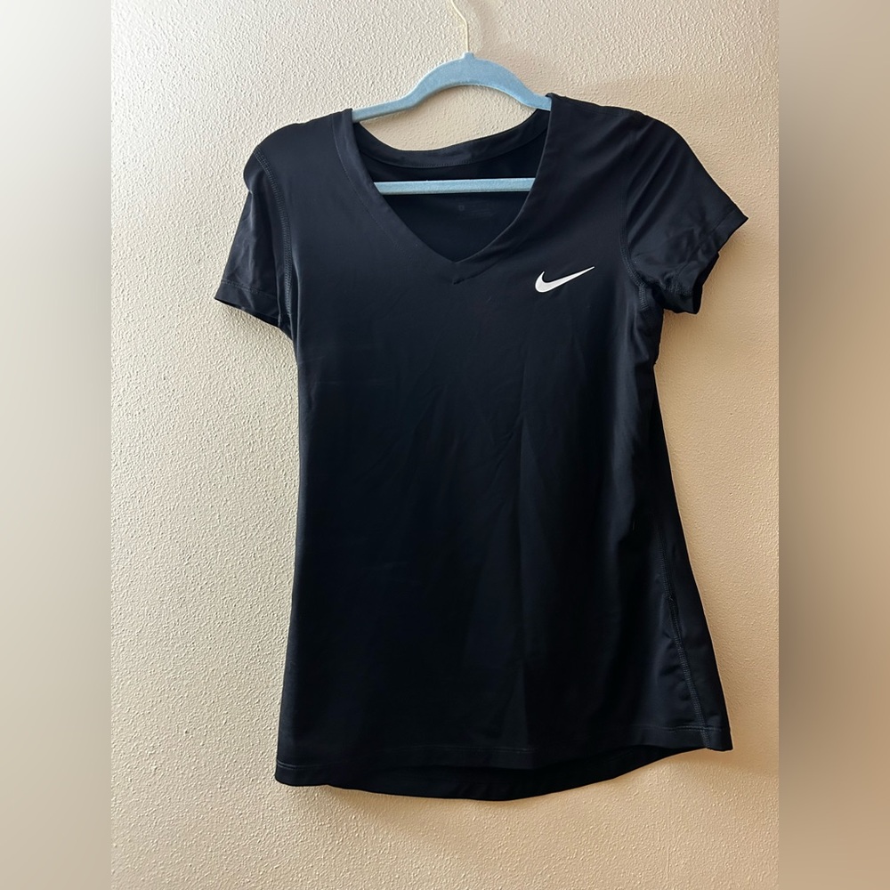 NIKE V NECK